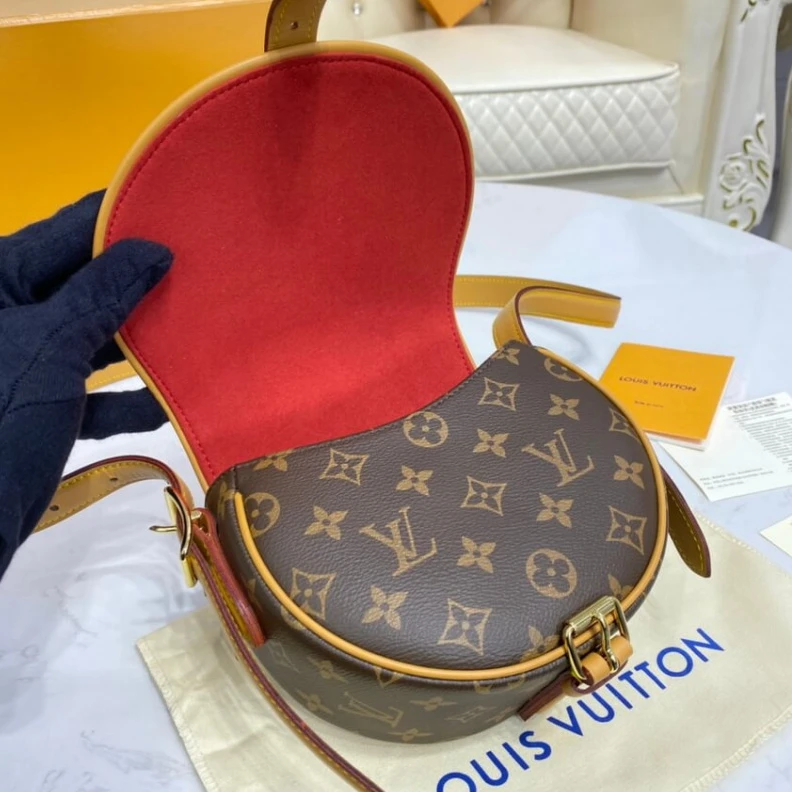 Mythick.ru Natural c LV Monogram Tambourin