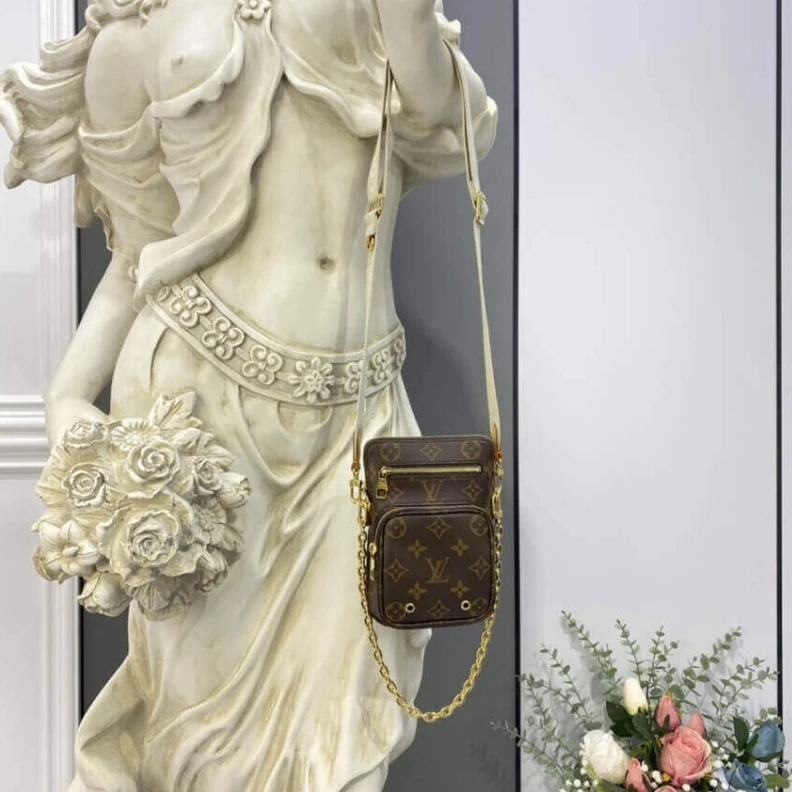 Replica bags Chain: Re Louis Vuitton Monogram Utility Phone Sleeve M80746