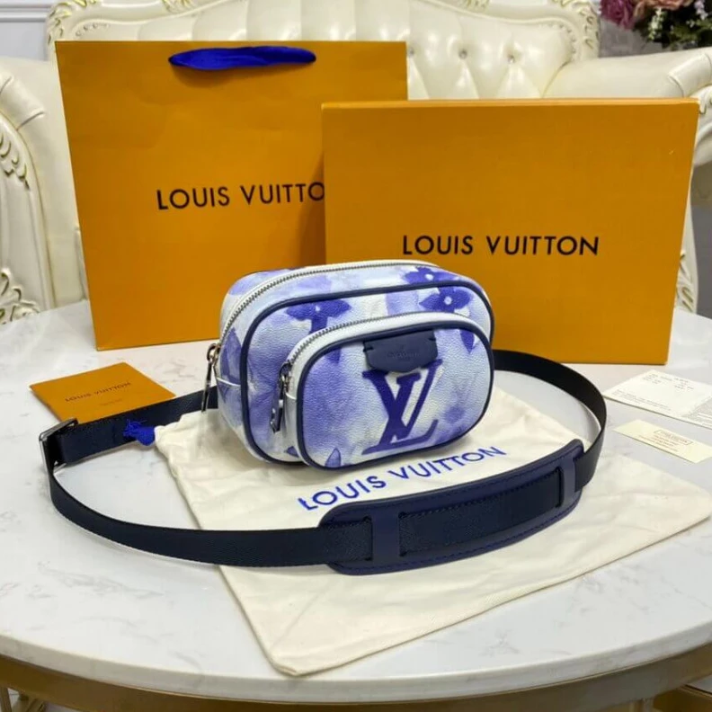 Mythick.ru Inside fl Louis Vuitton Monogram Watercolor Blue Outdoor Pouch