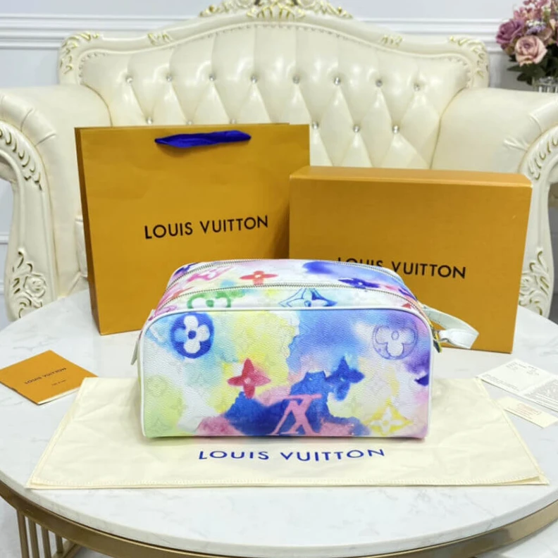 Mythick.ru Large cap Louis Vuitton Monogram Watercolor Multico Dopp Kit