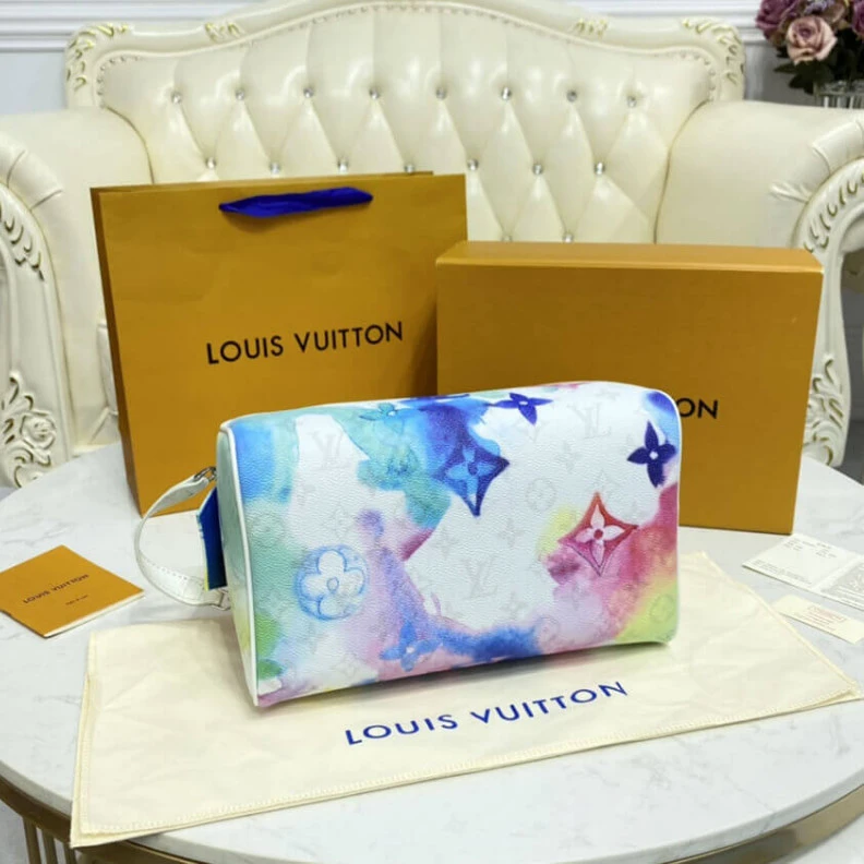Mythick.ru Large cap Louis Vuitton Monogram Watercolor Multico Dopp Kit