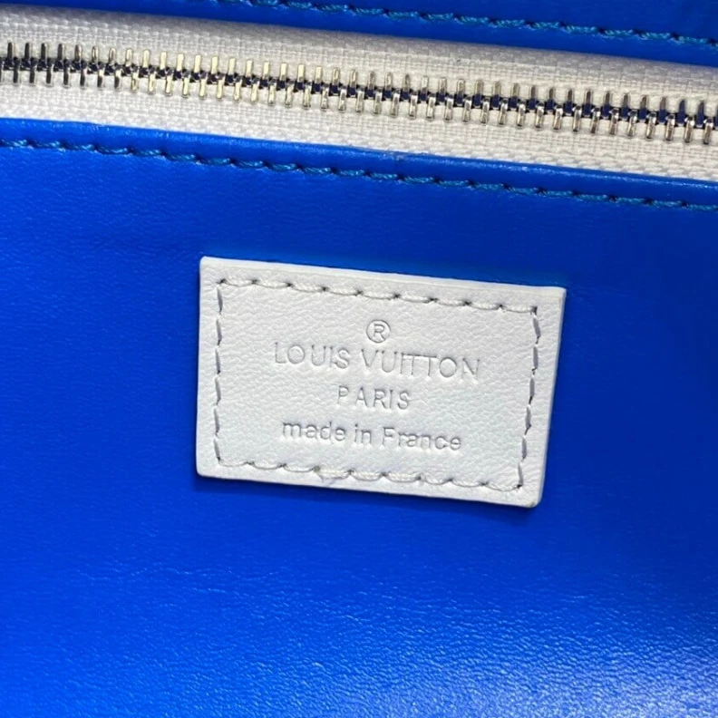 Mythick.ru Large cap Louis Vuitton Monogram Watercolor Multico Dopp Kit