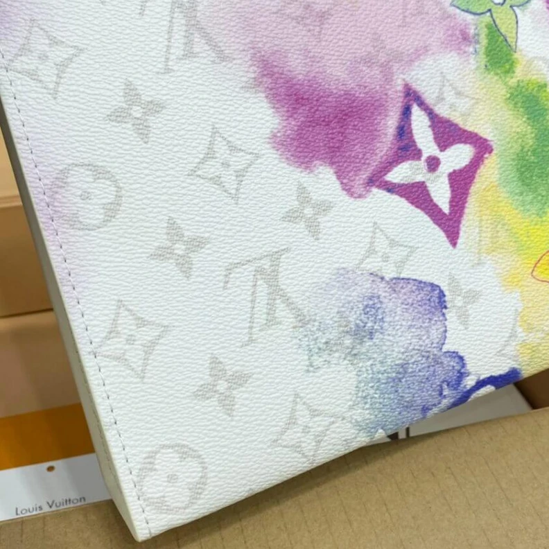 Replica bags Zip closu Louis Vuitton Monogram Watercolor Pochette Voyage MM