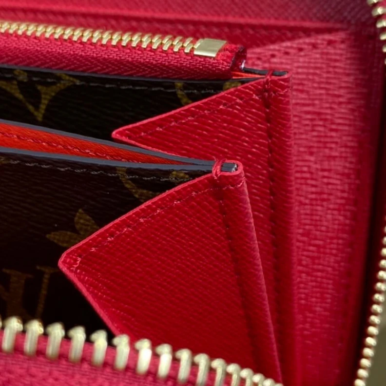 Mythick.ru Calfleath Louis Vuitton Monogram Zippy Wallet Retiro