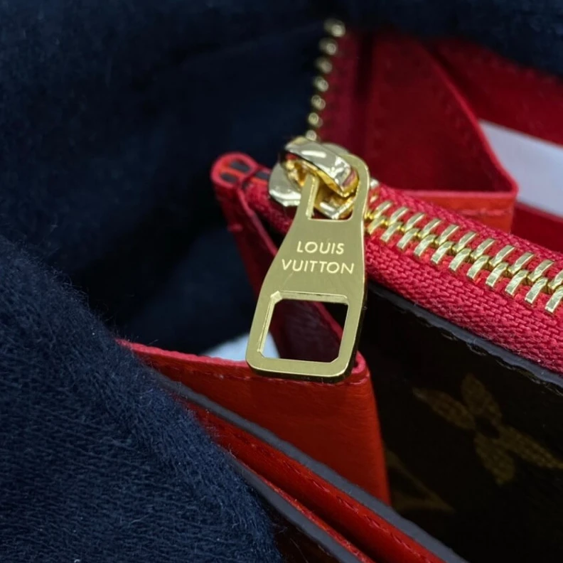 Mythick.ru Calfleath Louis Vuitton Monogram Zippy Wallet Retiro