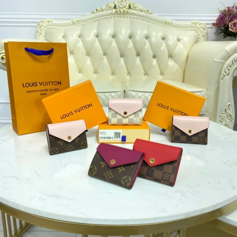 Mythick.ru Pressstud Louis Vuitton Monogram Zoe Wallet Pink