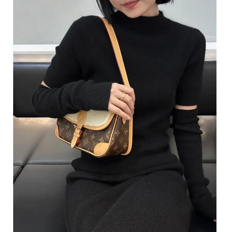 Replica bags lv Handle:Si Louis Vuitton Monogram and Shearling Diane Bag