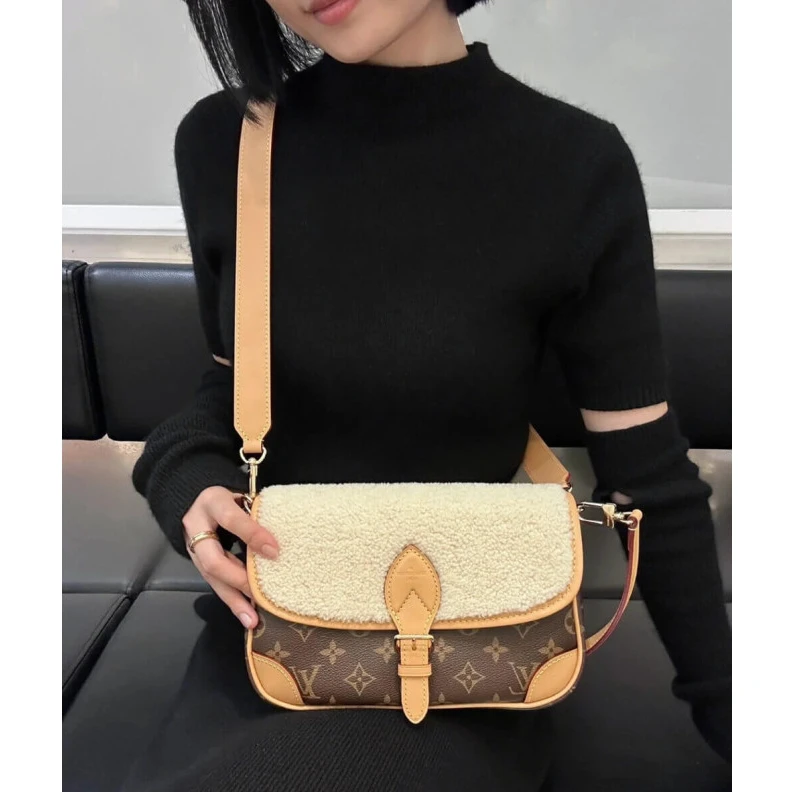 Replica bags lv Handle:Si Louis Vuitton Monogram and Shearling Diane Bag