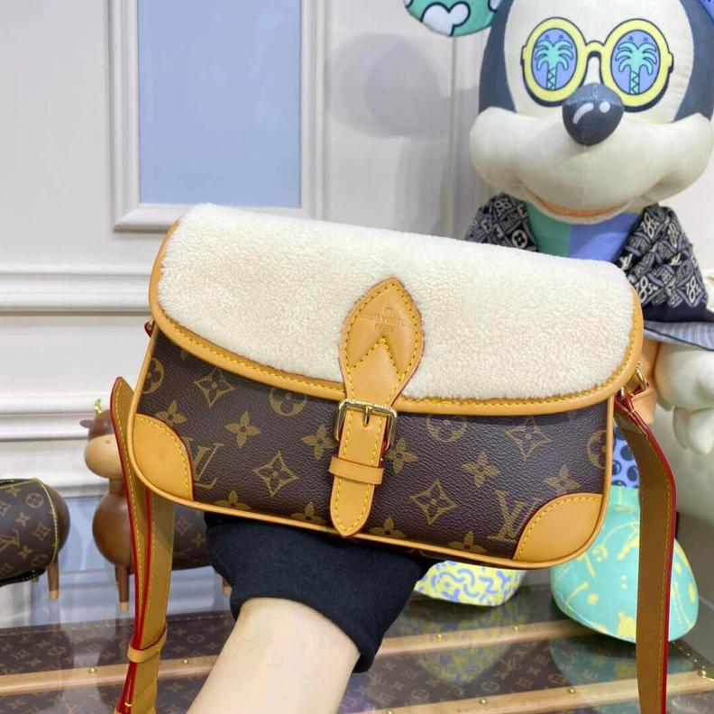 Replica bags lv Handle:Si Louis Vuitton Monogram and Shearling Diane Bag