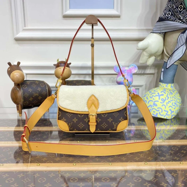 Replica bags lv Handle:Si Louis Vuitton Monogram and Shearling Diane Bag