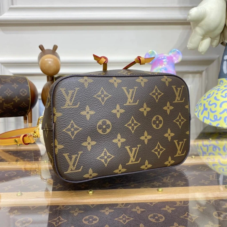 Replica bags Strap dro Louis Vuitton Monogram and Shearling Neonoe BB M46319