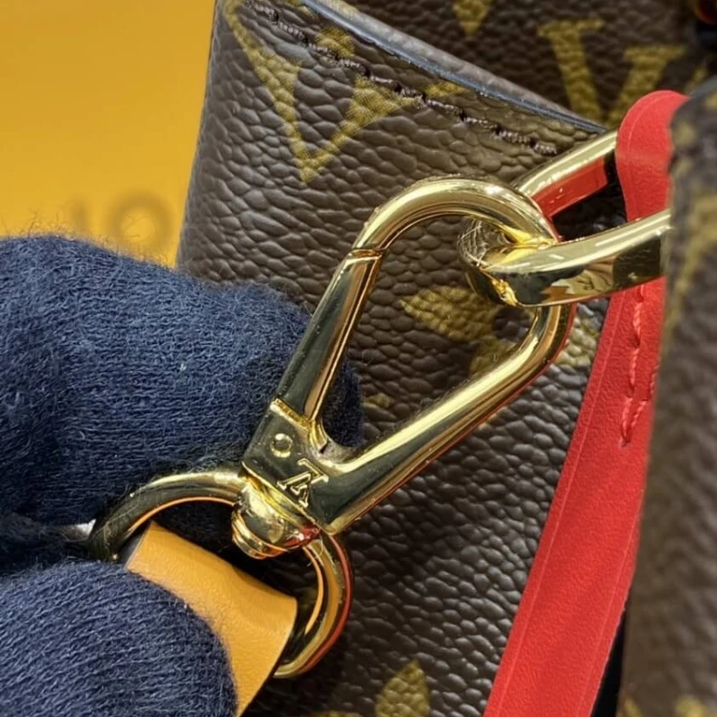 Mythick.ru 2 braided LV Montaigne MM Bag With Braided Handle Monogram