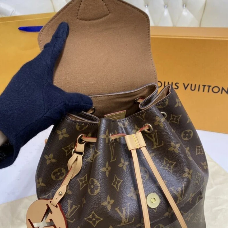 Mythick.ru Goldcolor LV Montsouris PM Backpack