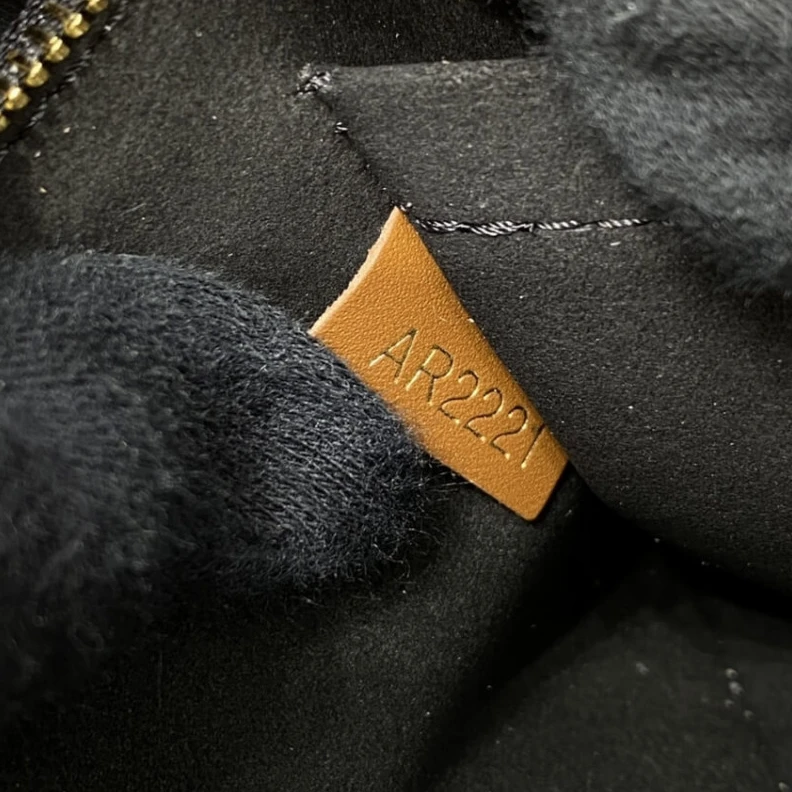 Replica bag Strap dro Louis Vuitton Multi Pochette Accessoires Black