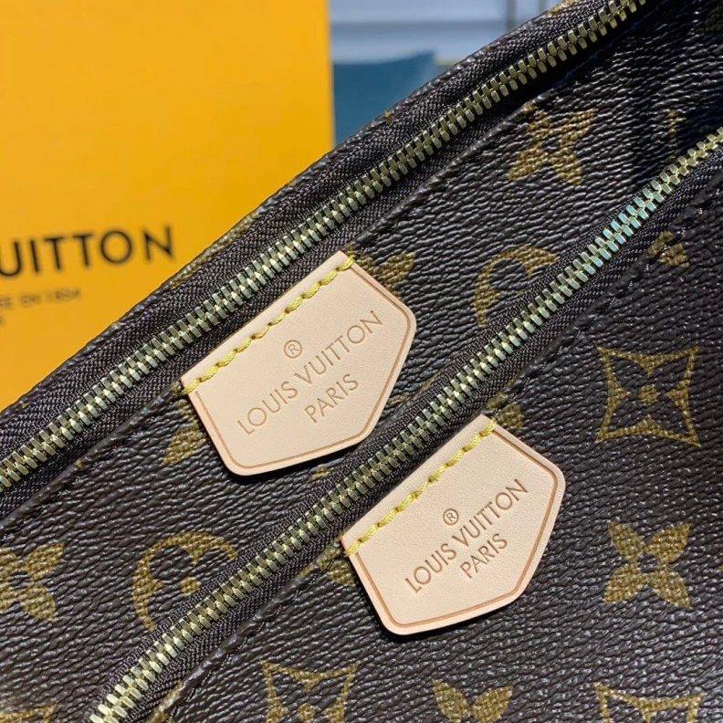 Top lv Goldcolor LV Multi Pochette Accessoires Blue Strap