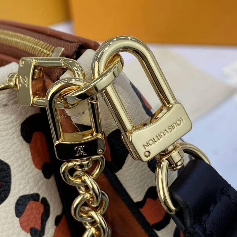 Top lv Chain dro Louis Vuitton Multi Pochette Accessoires Caramel