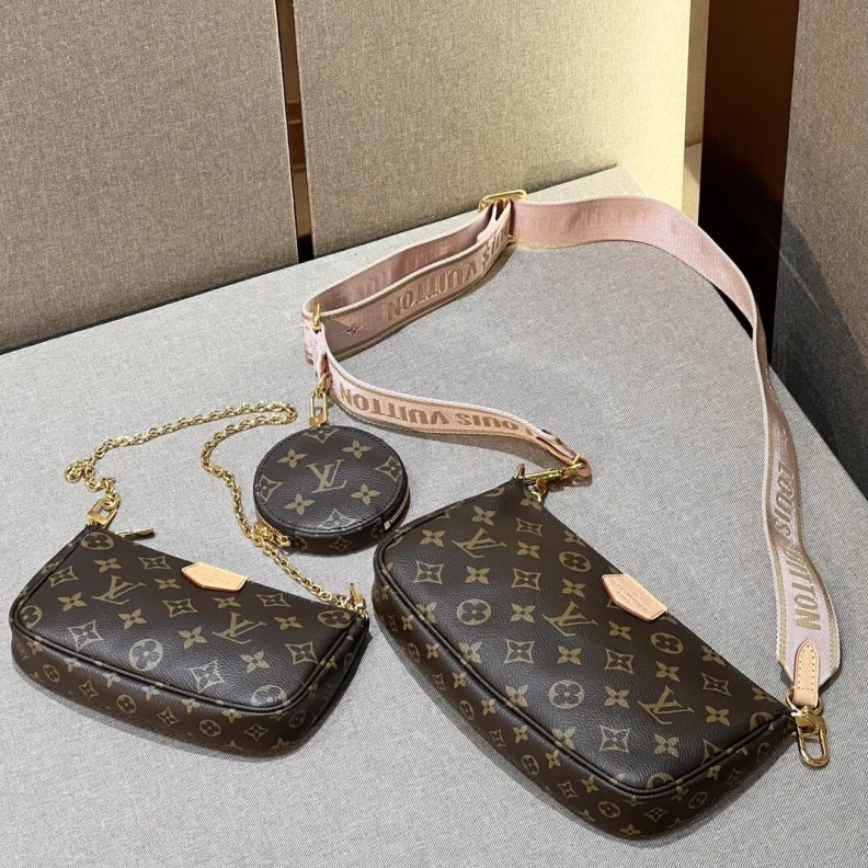 Top lv Natural c Louis Vuitton Multi Pochette Accessoires Pink Strap