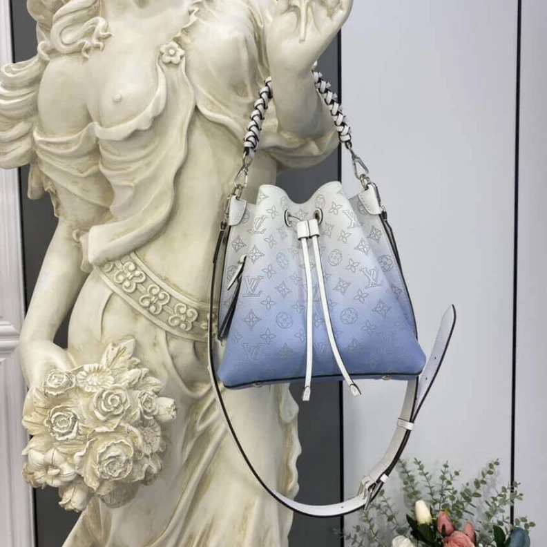 Mythick ru 2 compart Louis Vuitton Muria Bag Gradient Blue Mahina Leather