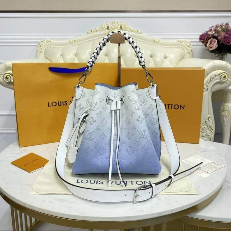 Mythick ru 2 compart Louis Vuitton Muria Bag Gradient Blue Mahina Leather