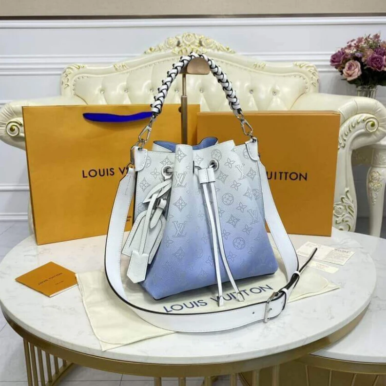 Mythick ru 2 compart Louis Vuitton Muria Bag Gradient Blue Mahina Leather
