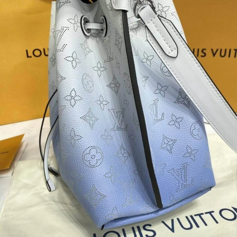 Mythick ru 2 compart Louis Vuitton Muria Bag Gradient Blue Mahina Leather