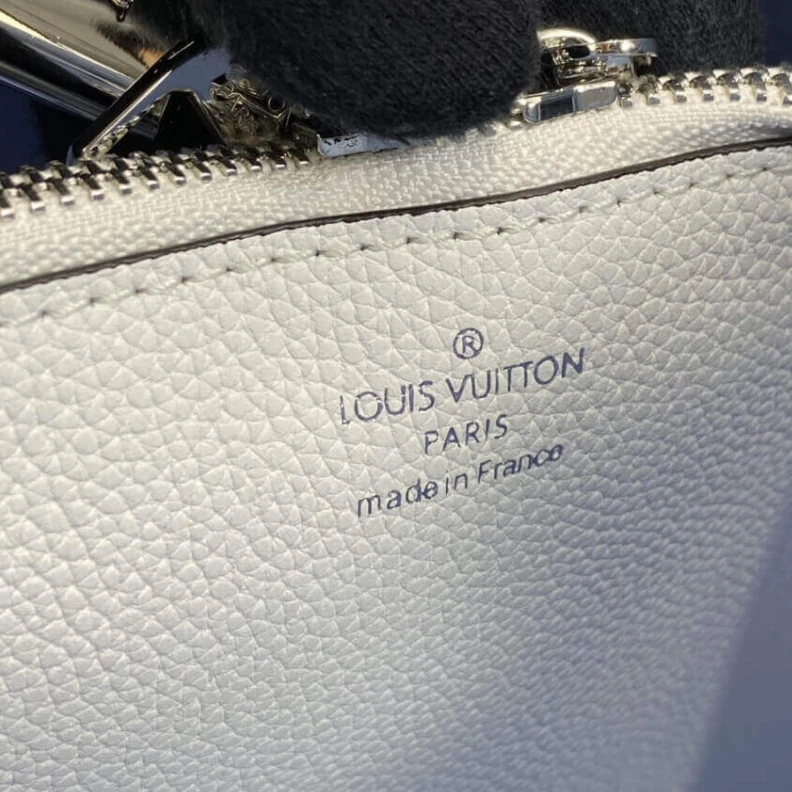 Mythick ru 2 compart Louis Vuitton Muria Bag Gradient Blue Mahina Leather