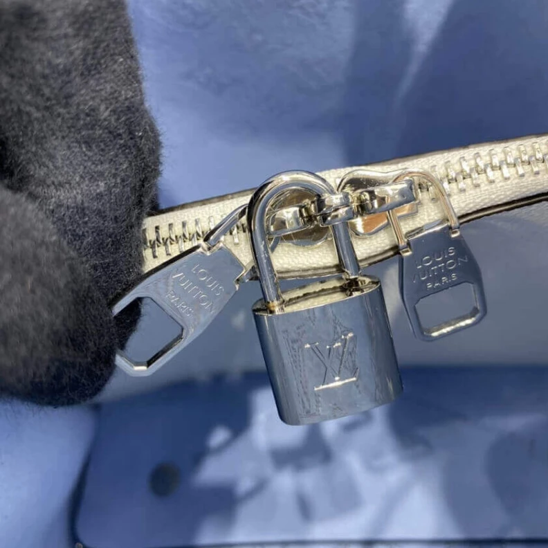 Mythick ru 2 compart Louis Vuitton Muria Bag Gradient Blue Mahina Leather