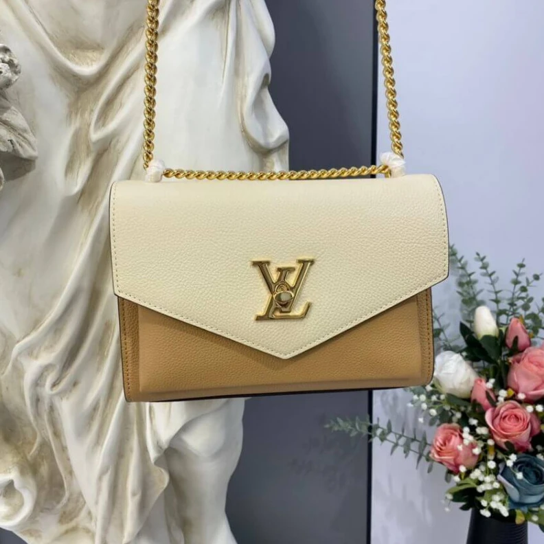 Replica bags Chain: Sl Louis Vuitton MyLockMe Chain Bag