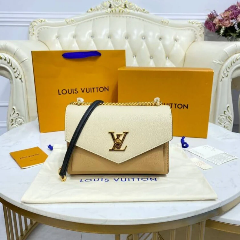 Replica bags Chain: Sl Louis Vuitton MyLockMe Chain Bag