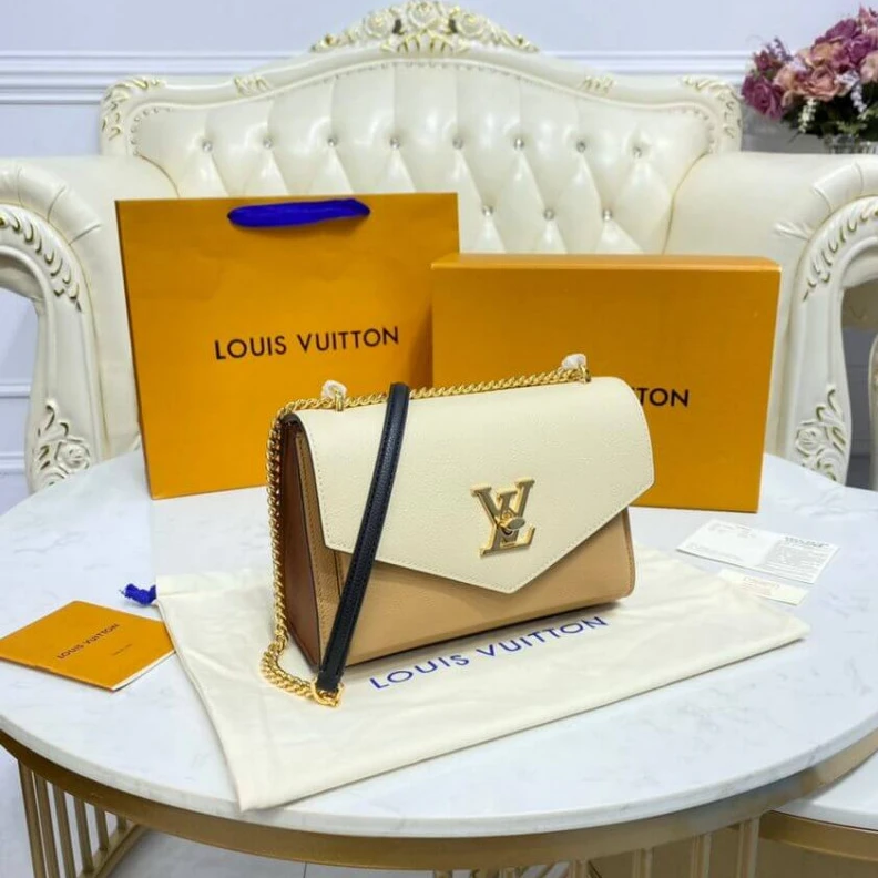 Replica bags Chain: Sl Louis Vuitton MyLockMe Chain Bag
