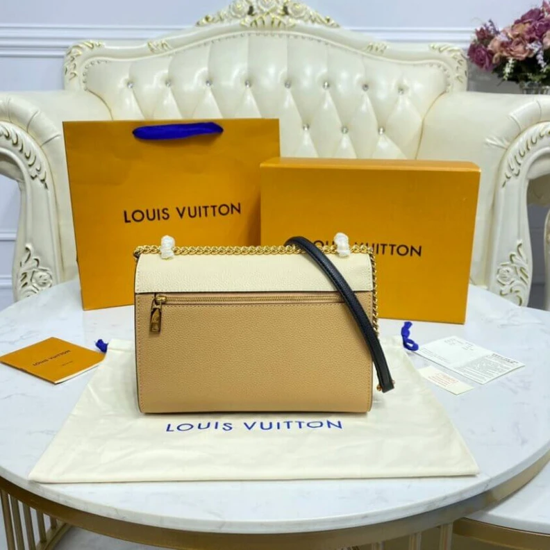 Replica bags Chain: Sl Louis Vuitton MyLockMe Chain Bag