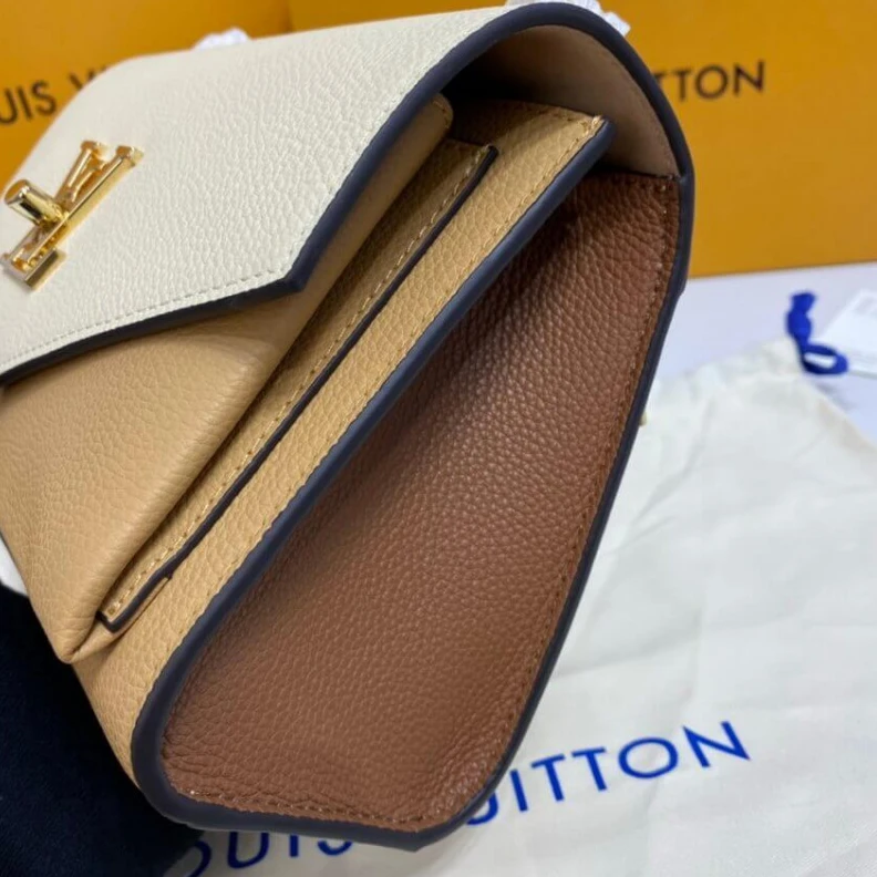 Replica bags Chain: Sl Louis Vuitton MyLockMe Chain Bag