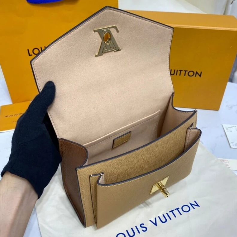 Replica bags Chain: Sl Louis Vuitton MyLockMe Chain Bag