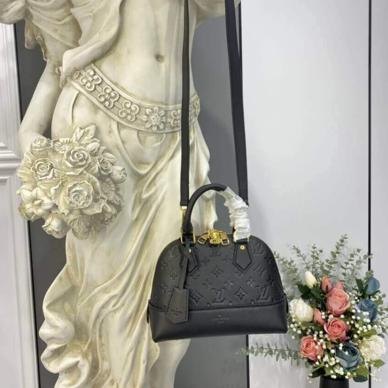 Louis vuitton locations Double zi Louis Vuitton Neo Alma BB Black