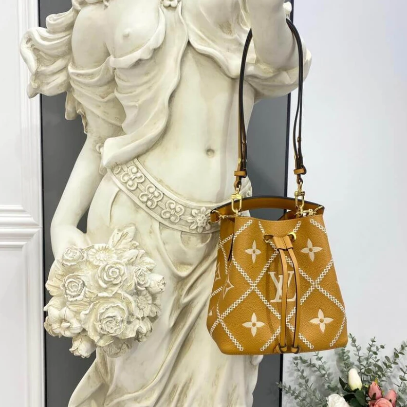 Lv belts replica Embroider Louis Vuitton NeoNoe MM Apricot