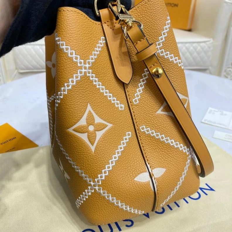 Lv belts replica Embroider Louis Vuitton NeoNoe MM Apricot