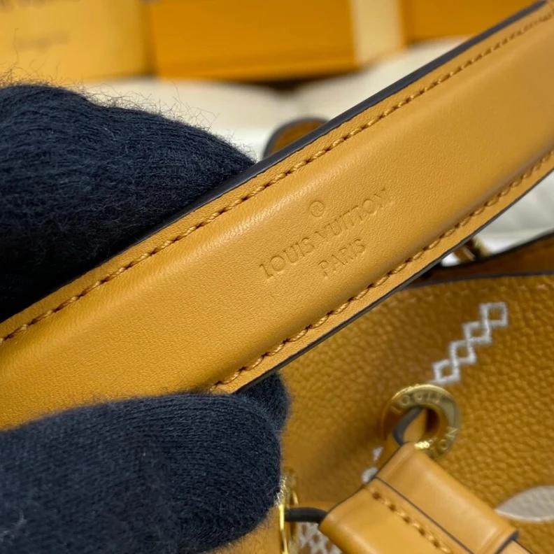 Lv belts replica Embroider Louis Vuitton NeoNoe MM Apricot