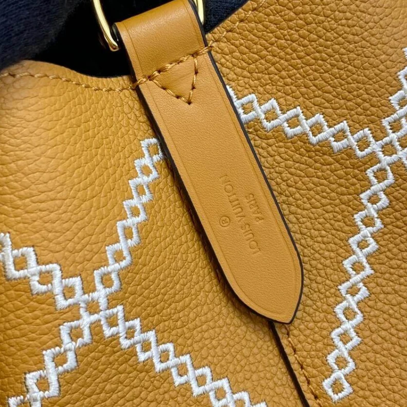 Lv belts replica Embroider Louis Vuitton NeoNoe MM Apricot