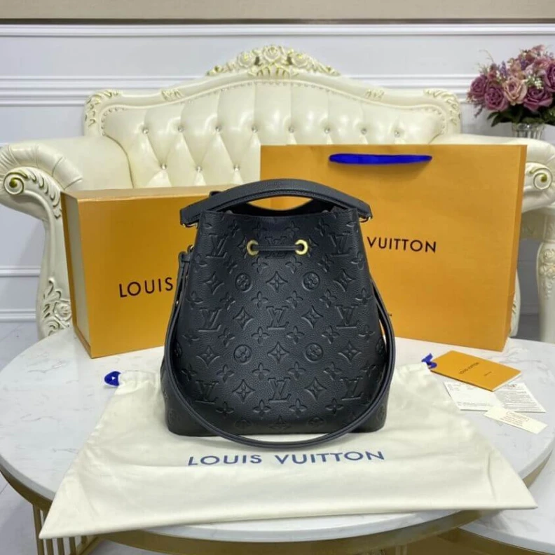 Mythick ru Embossed Louis Vuitton Neonoe MM