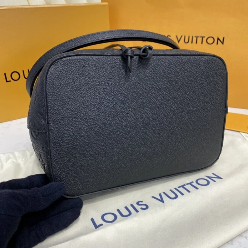 Mythick ru Embossed Louis Vuitton Neonoe MM