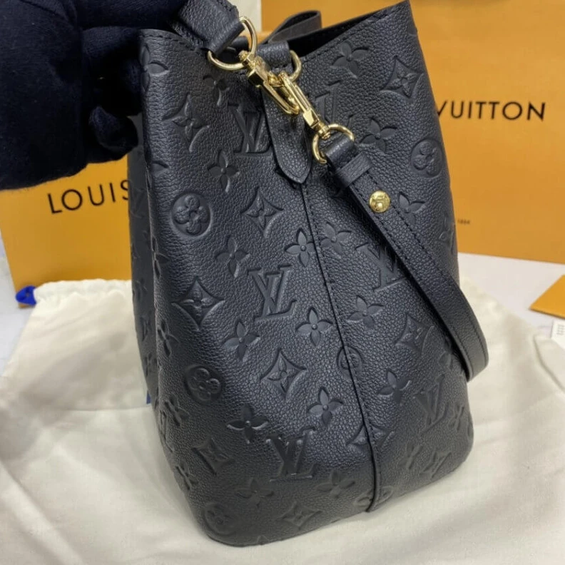 Mythick ru Embossed Louis Vuitton Neonoe MM