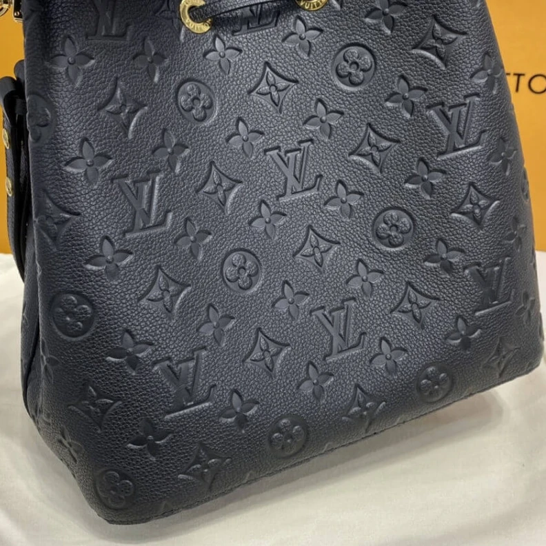 Mythick ru Embossed Louis Vuitton Neonoe MM
