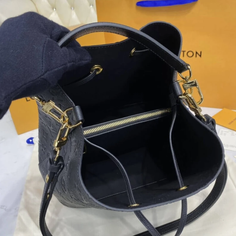Mythick ru Embossed Louis Vuitton Neonoe MM