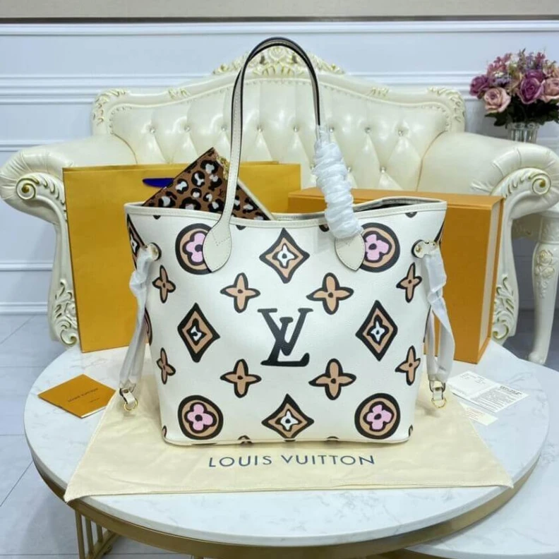 Replica bags The Neverf Louis Vuitton Neverfull MM Cream