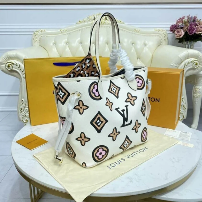 Replica bags The Neverf Louis Vuitton Neverfull MM Cream