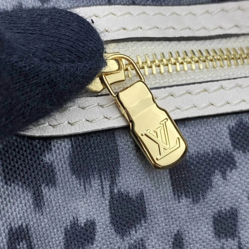 Replica bags The Neverf Louis Vuitton Neverfull MM Cream