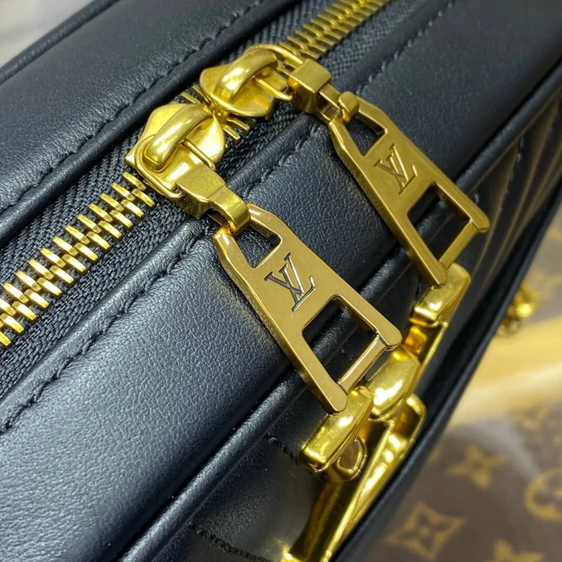 Louis vuitton locations Microfibe Louis Vuitton New Wave Camera Bag Black