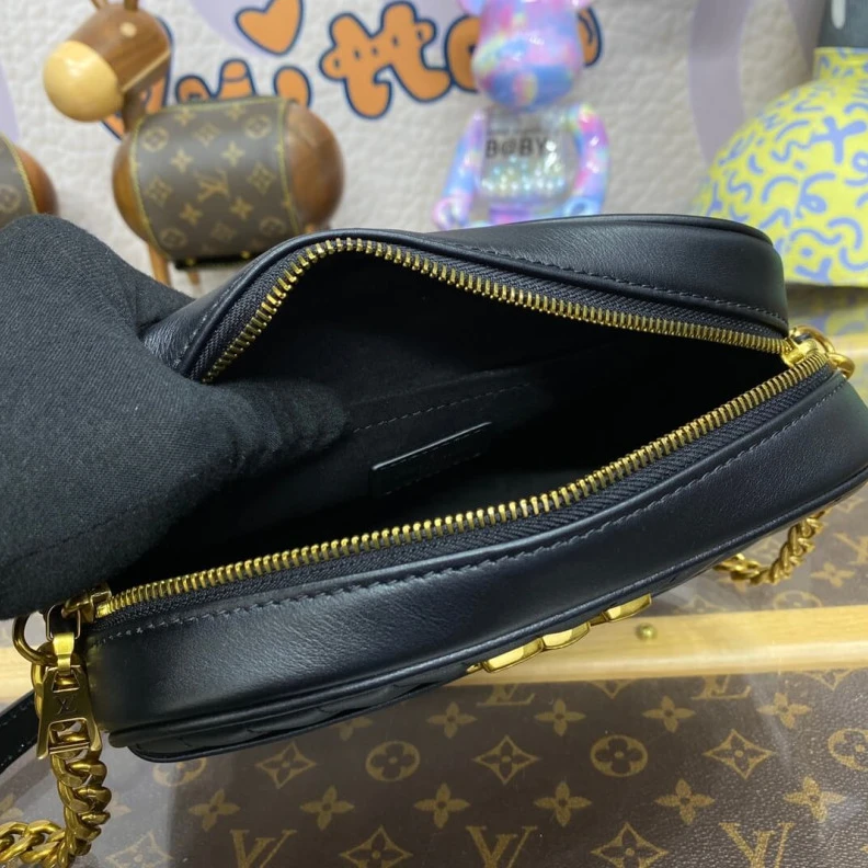 Louis vuitton locations Microfibe Louis Vuitton New Wave Camera Bag Black