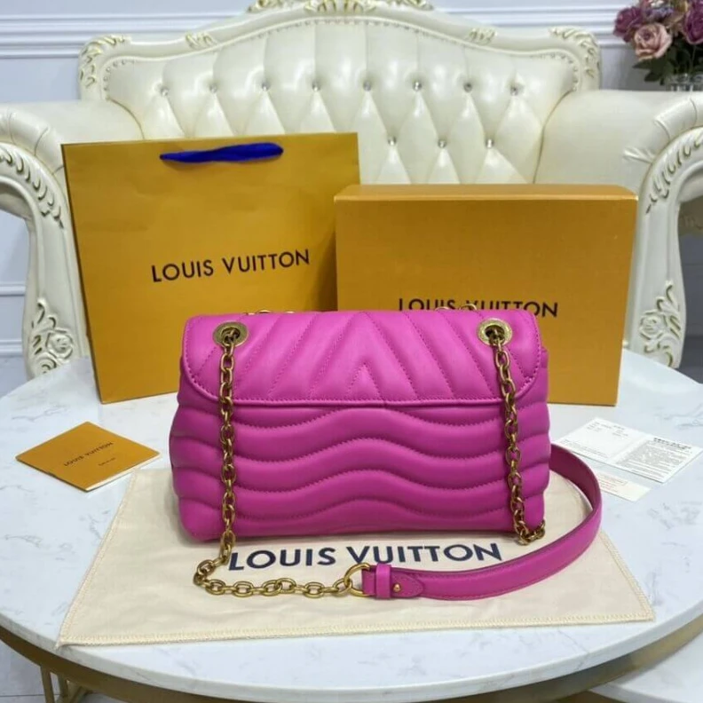 Lv belts replica Agathe Pi Louis Vuitton New Wave Chain Bag Agathe Pink