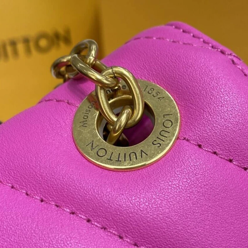 Lv belts replica Agathe Pi Louis Vuitton New Wave Chain Bag Agathe Pink